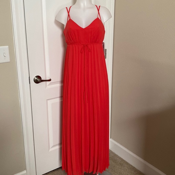 Bisou Bisou Dresses & Skirts - (104)NWT Busou Bisou Dress - size 6